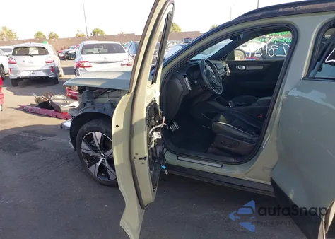 2021 Volvo Xc40 Recharge Pure Electric P8 from USA, damaged, VIN YV4ED3UR3M2547274